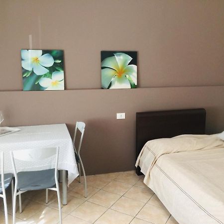 Residenza Manfredi Silvia Ghedi Esterno foto
